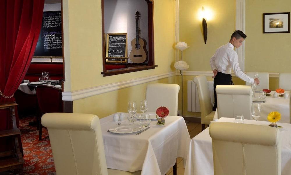 Hotel Le Plantagenet Chinon Exterior foto