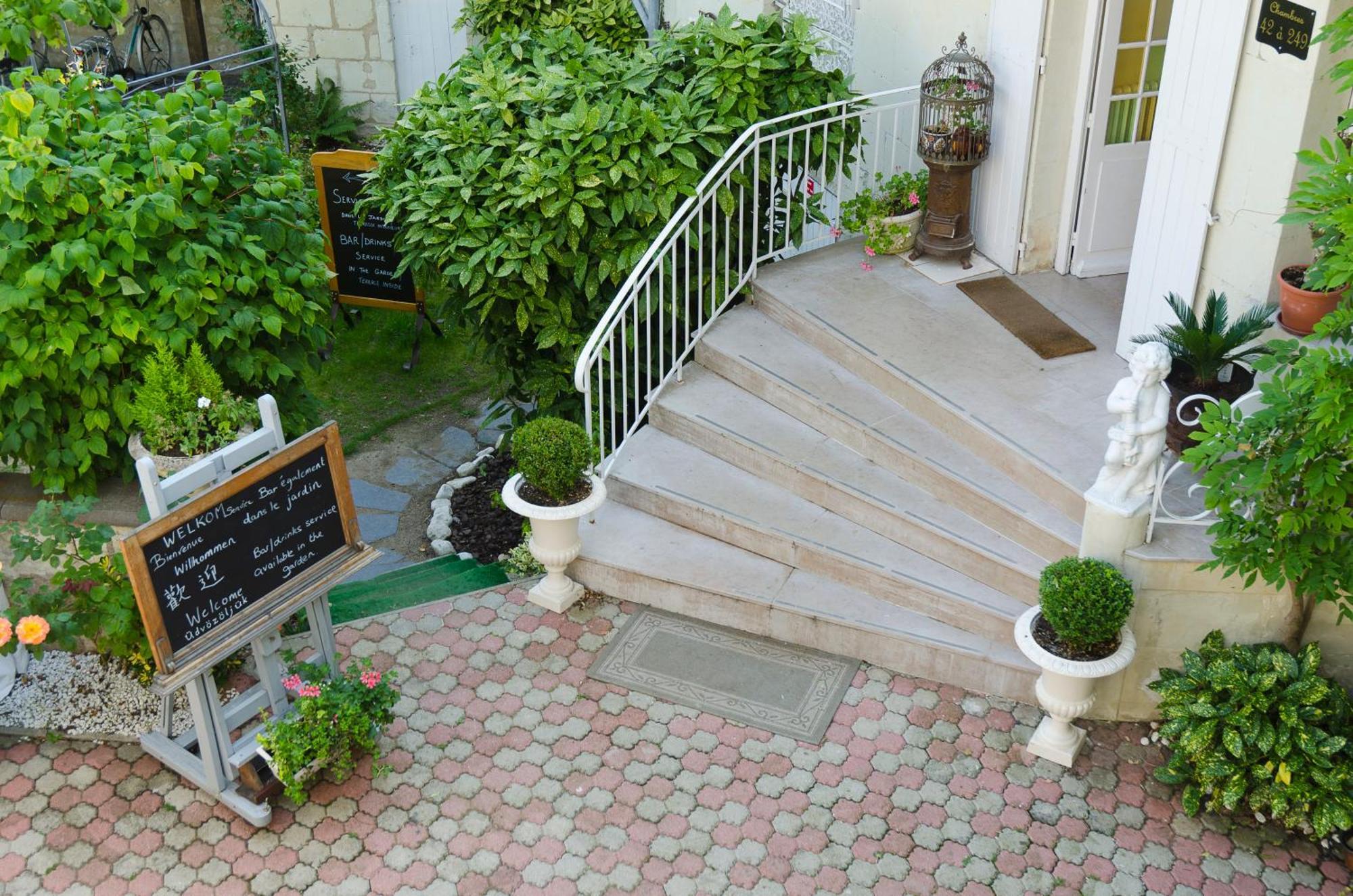 Hotel Le Plantagenet Chinon Exterior foto