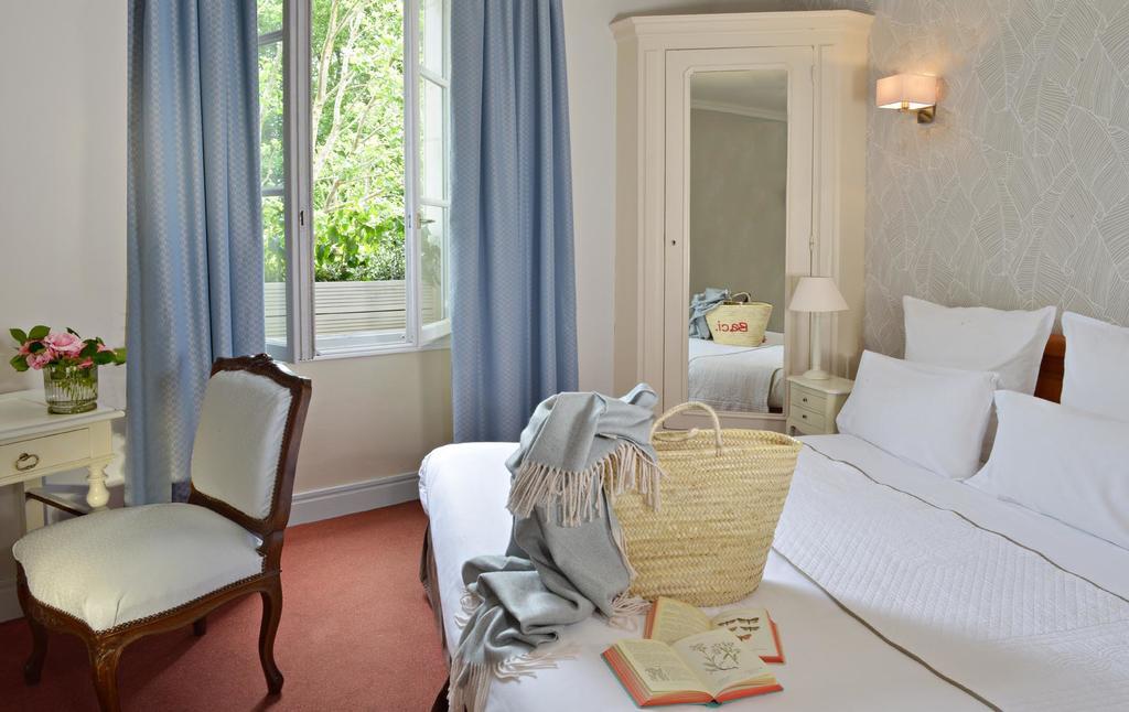 Hotel Le Plantagenet Chinon Exterior foto